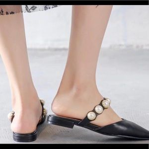 Pointed Toe Pearl Slides
